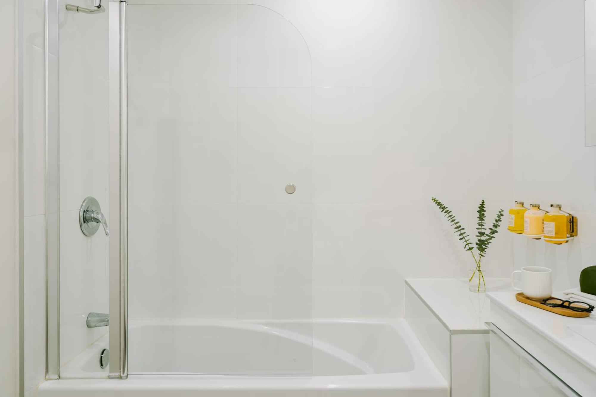 Sonder Le Guerin Aparthotel Montreal Room photo